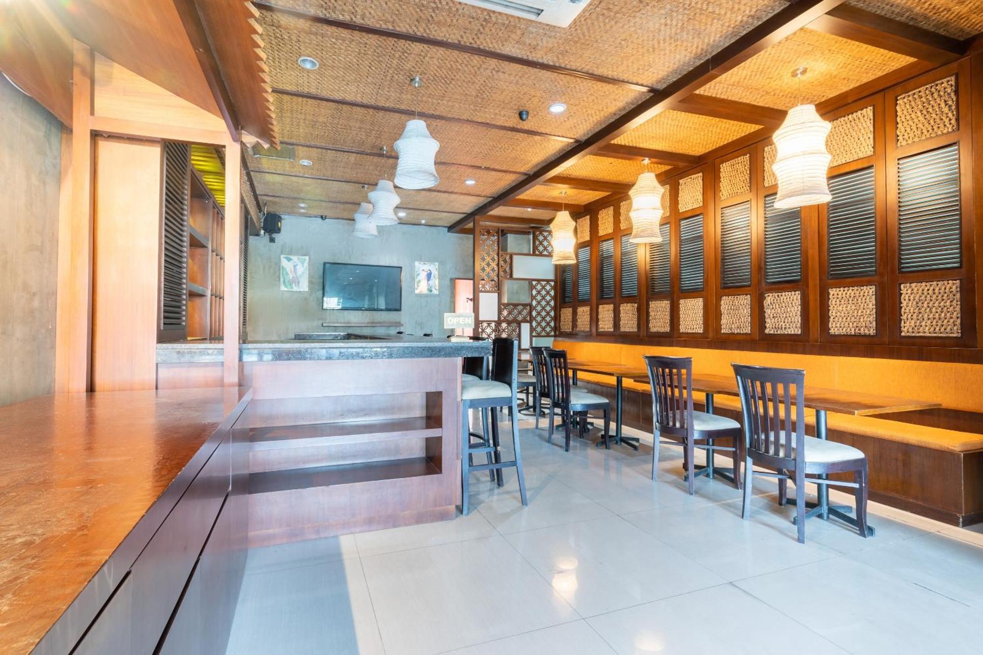 Super Oyo Flagship 91863 Metro House Hotell Surabaya Eksteriør bilde