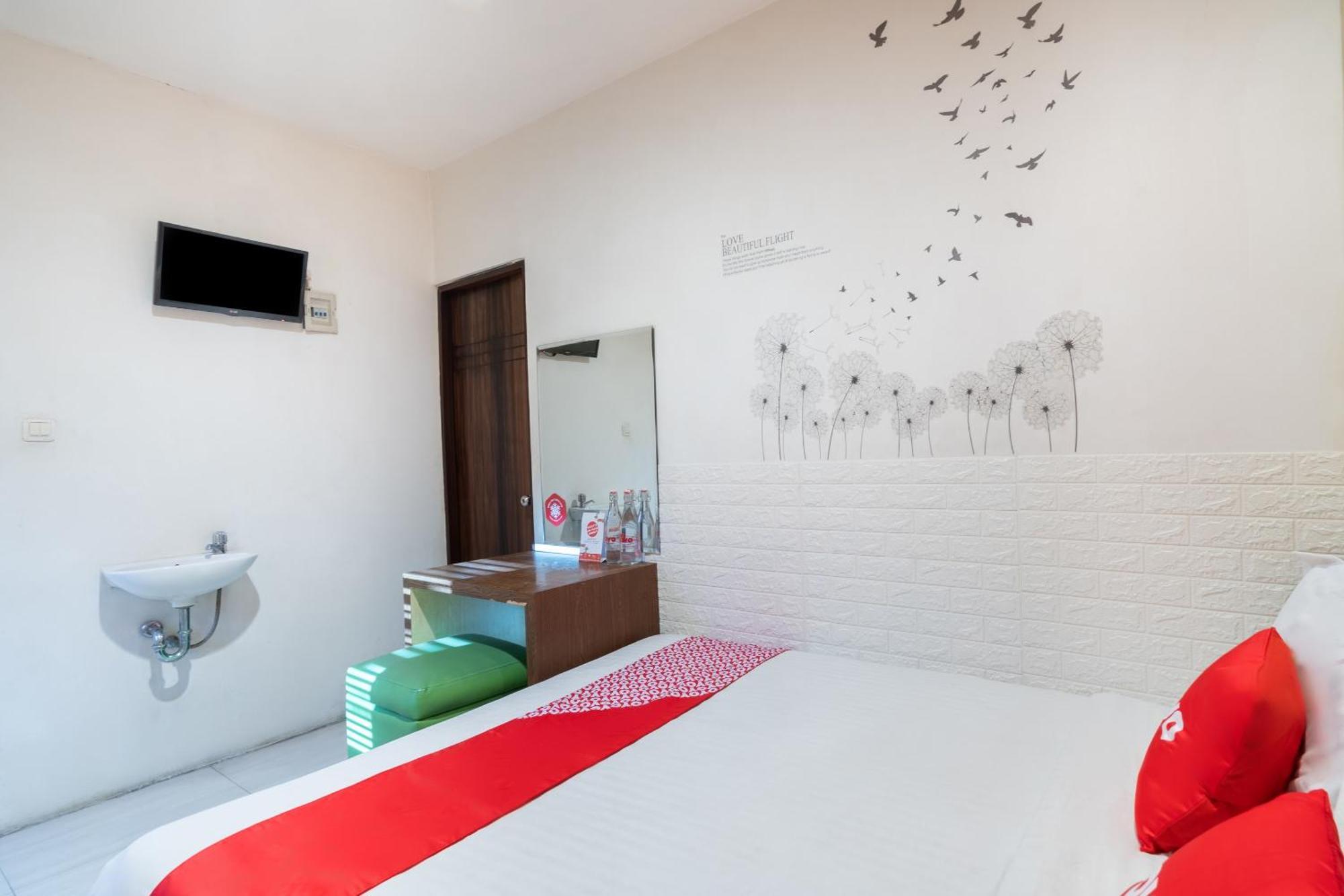 Super Oyo Flagship 91863 Metro House Hotell Surabaya Eksteriør bilde