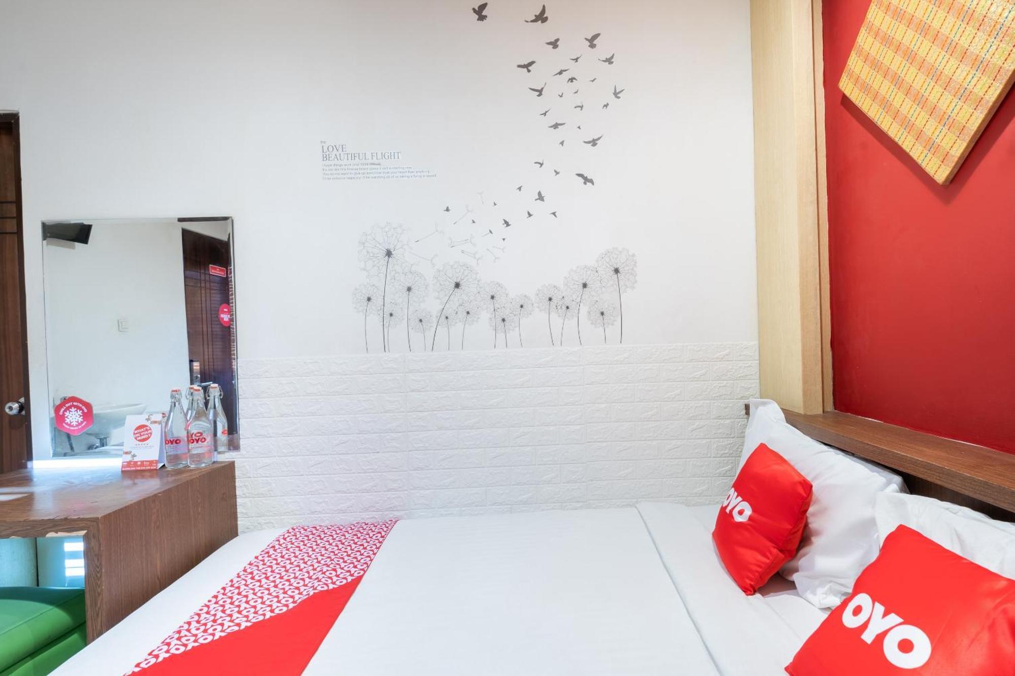 Super Oyo Flagship 91863 Metro House Hotell Surabaya Eksteriør bilde