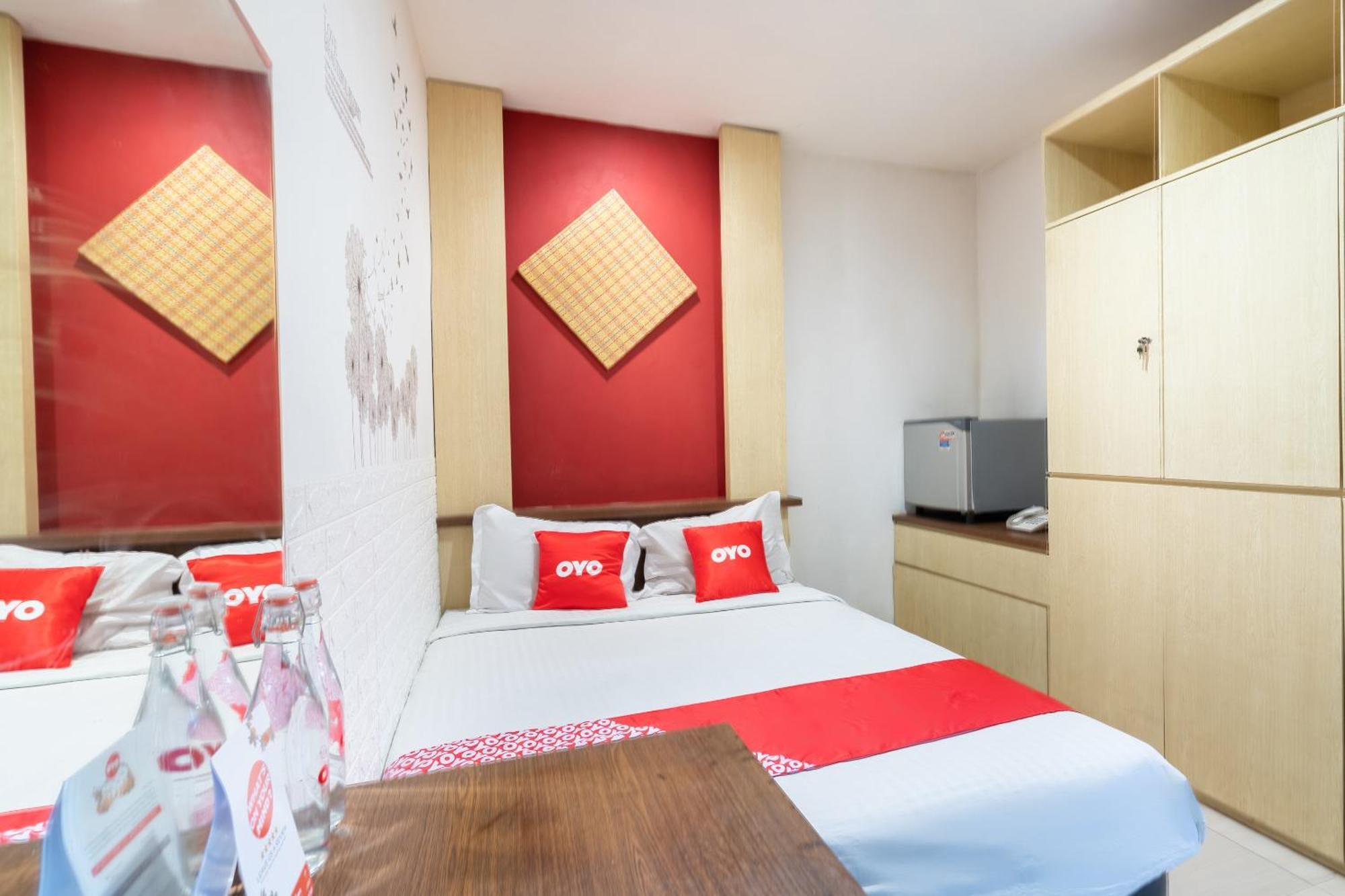 Super Oyo Flagship 91863 Metro House Hotell Surabaya Eksteriør bilde