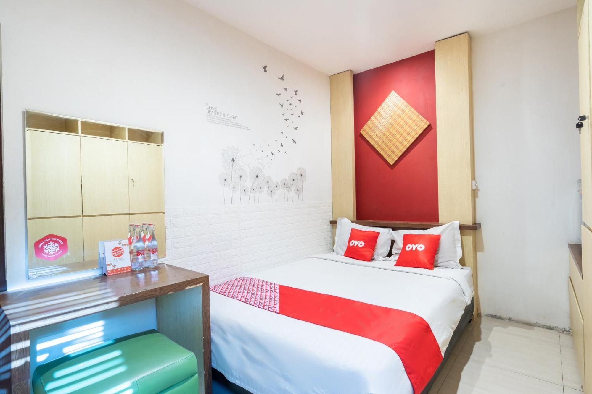 Super Oyo Flagship 91863 Metro House Hotell Surabaya Eksteriør bilde