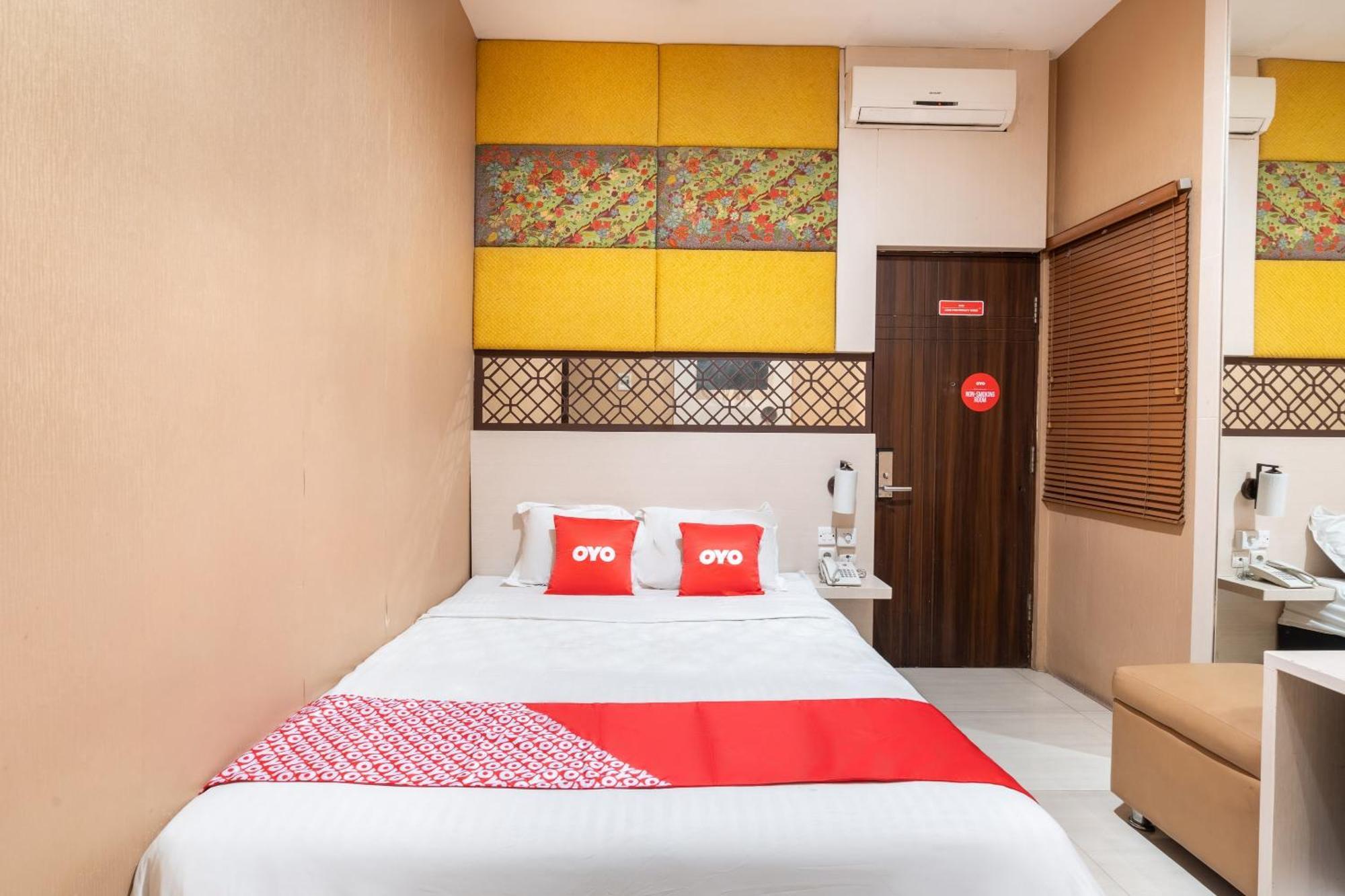 Super Oyo Flagship 91863 Metro House Hotell Surabaya Eksteriør bilde