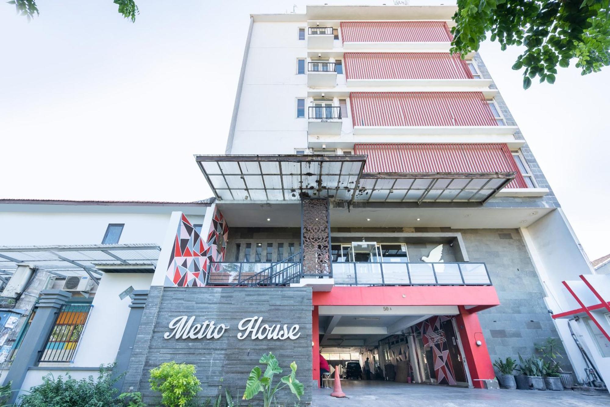 Super Oyo Flagship 91863 Metro House Hotell Surabaya Eksteriør bilde