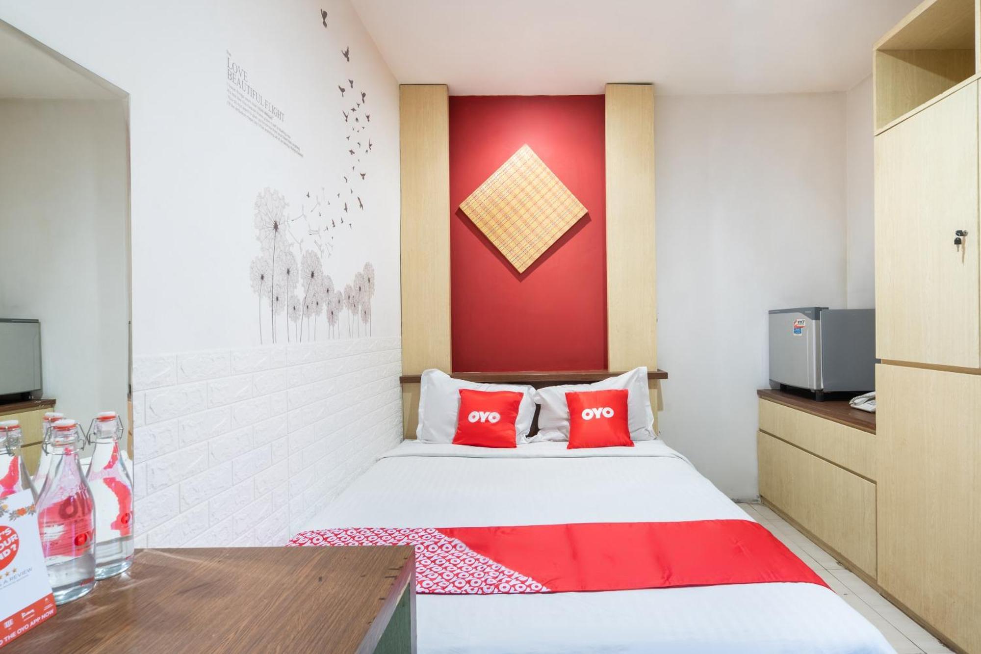 Super Oyo Flagship 91863 Metro House Hotell Surabaya Eksteriør bilde