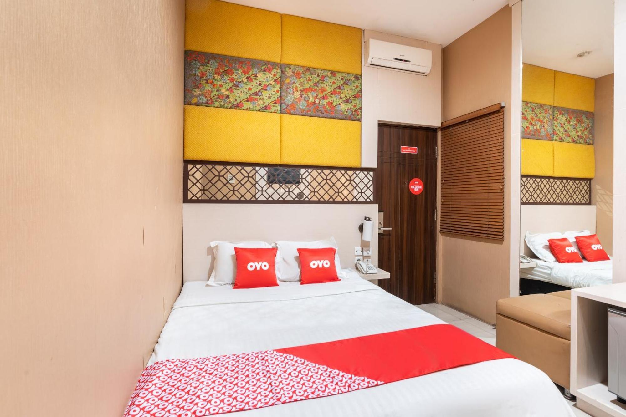 Super Oyo Flagship 91863 Metro House Hotell Surabaya Eksteriør bilde