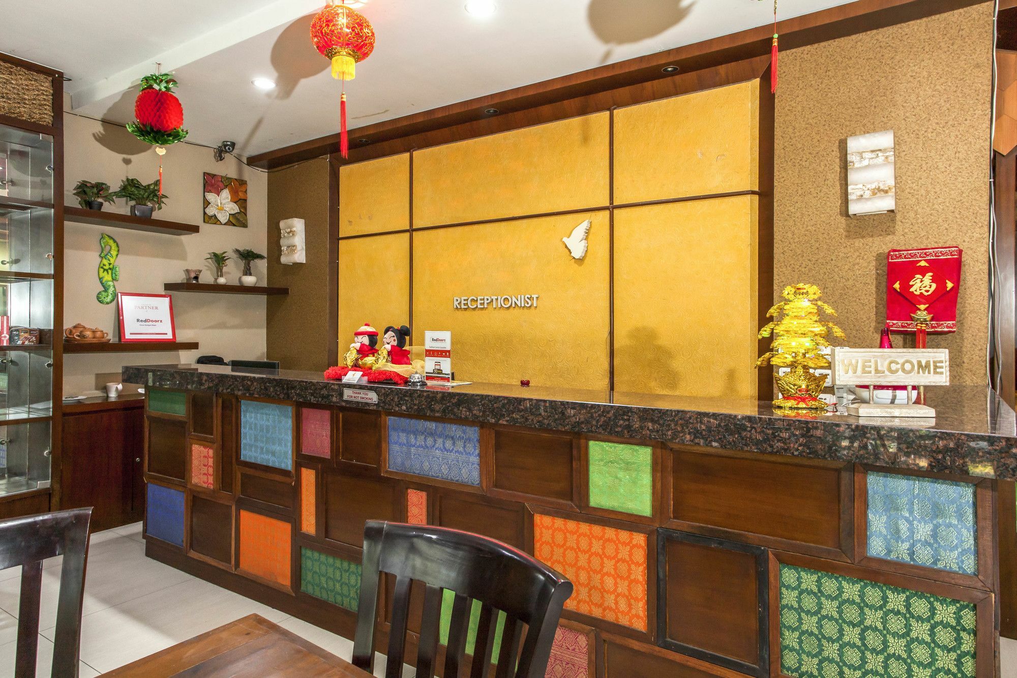 Super Oyo Flagship 91863 Metro House Hotell Surabaya Eksteriør bilde